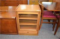 MID CENTURY LIFT TOP CABINET WITH DRAWER AND