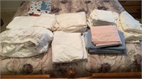 Miscellaneous bed sheets and pillowcases in good