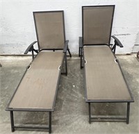(W) Folding Outdoor Lounge Chairs.