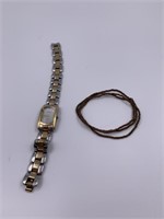 Lot with ladies fossil wristwatch and 3 seed bead