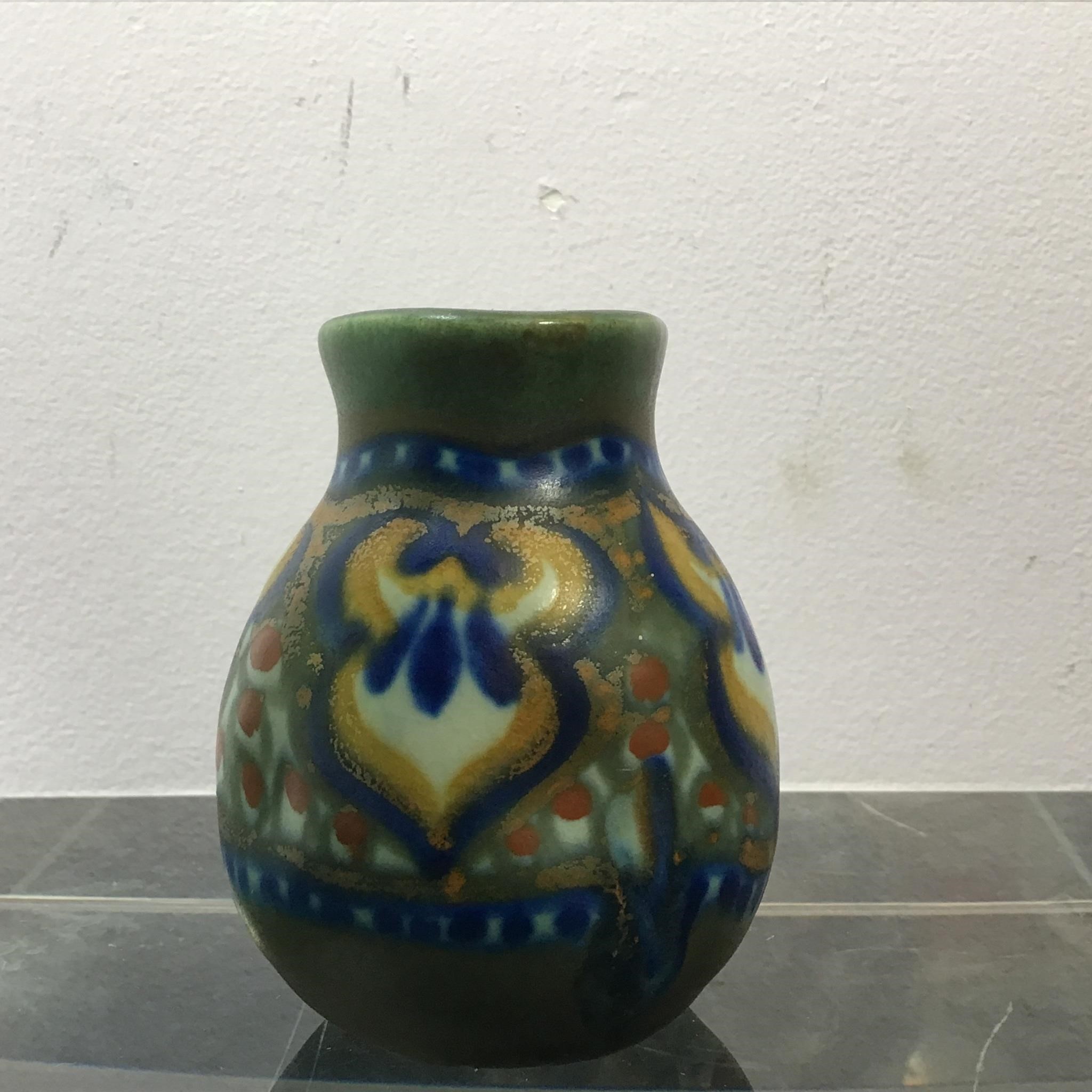 STUDIO POTTERY VASE