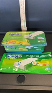 Partial container Swiffer wet mopping cloths &