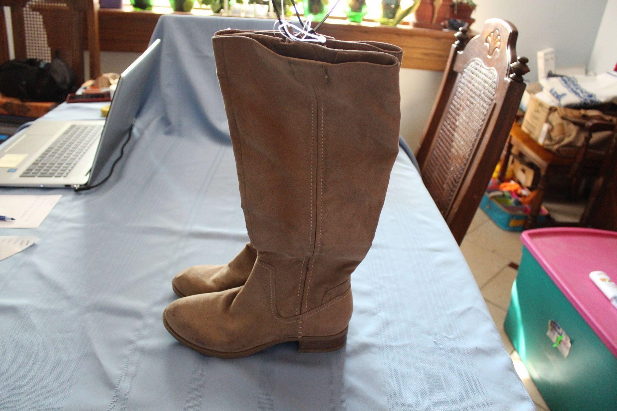 Ladies' Boots Size 6 1/2 M