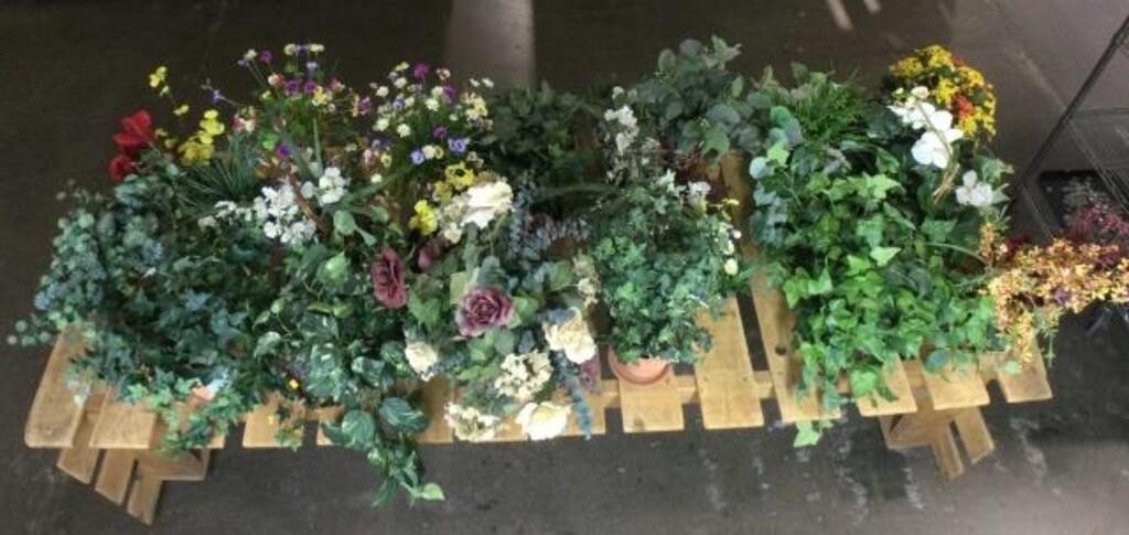 Table Lot Of Faux Flower Centerpieces