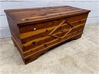 Cedar Storage Blanket Chest