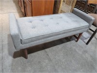 GRAY CLOTH PLEATED BED BENCH