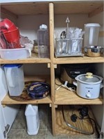 Assortment of Small Kitchen Appliances &