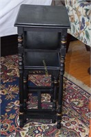 2 Piece Nesting Tables, Black with Gold Trim,