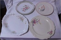 5 dinnerware plates including Homer Laughlin