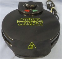 PANGEA STAR WARS DARTH VADER WAFFLE MAKER