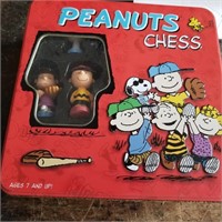 LTD EDITION PEANUTS CHESS SET PERFECT CONDITION