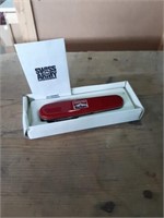 Marlboro swiss army knife new in box. 3 1/2"