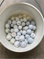 5 gallon bucket of assorted golf balls