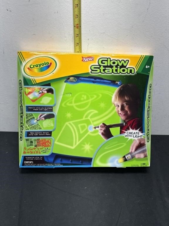 Crayola glow station