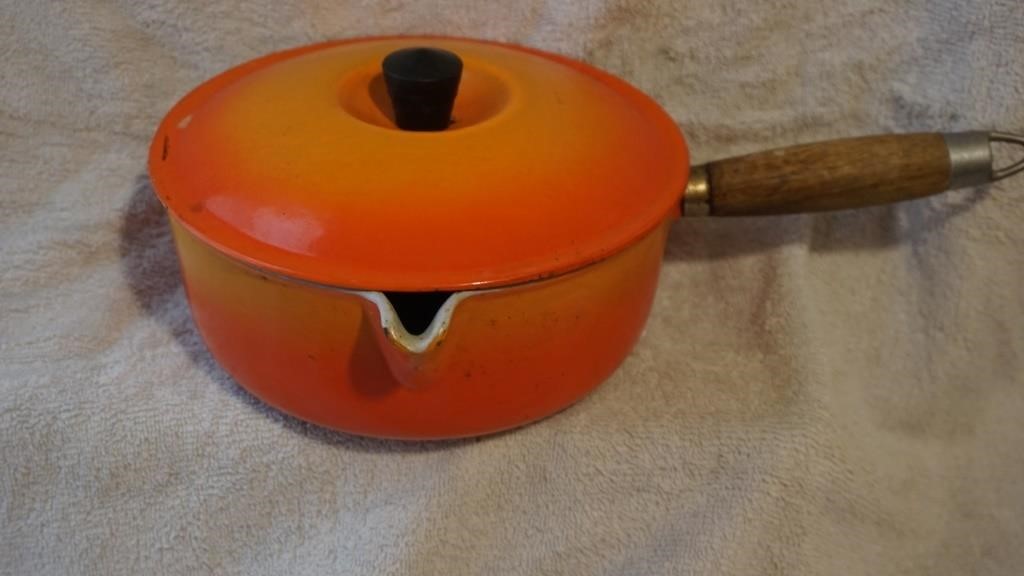 Le Creuset Orange #20 Pot with Lid