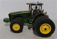 John Deere 8520 toy tractor