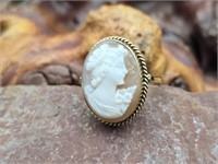 14K Gold Carved Shell Cameo Ring