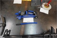 Certified trolley jack- 2-tons, nice condition