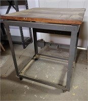 Work Bench 29.5"T 26"D 26.5"W Has Casters