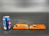 LOT OF 2 TOOTSIETOY TRUCKS SHELL CATTLE TRUCKS