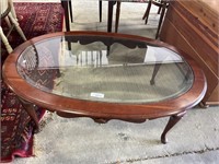 Nice Oval Glass Top Coffee Table.