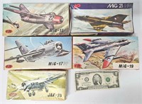 5 Vintage Model Airplane Kits MiG-15 MiG-17 +