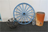 WOOD WAGON WHEEL 34" / PLANTERS