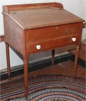 Pine slant top schoolmaster's desk, w/turned legs,