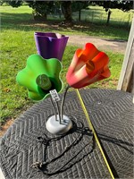 3 tulip shade lamp- plastic- one crack