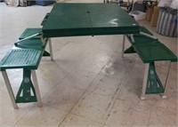 Child's foldable picnic table;