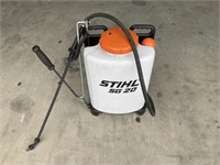 STIHL SG 20 Sprayer with shoulder straps