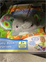 Vtech VTech Peek & Play Baby Book - English