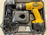 DeWalt DW953 cordless Drill w/ 2 batteries &