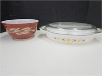 Pyrex Glass Dishes 402 & 1 1/2 Qt with Lid