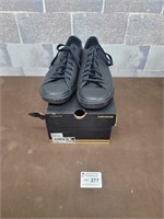 Converse Men's 9.5 Women's 11