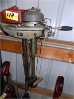 OLD  GAS ENGINE OUTBOARD MOTOR, TURNS