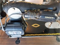 Antique Singer Sewing Machine -works-