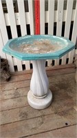 Plastic Water Weighted Bird Bath