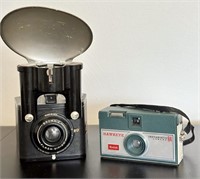 2 Pc Vintage Camera Lot - Brownie & Hawkeye - Ck