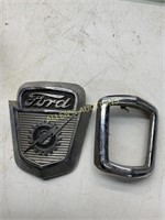 2 FORD AUTO EMBLEMS