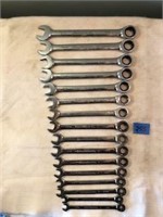 16 Pc Set of Standard & Metric Racheting Wrenches