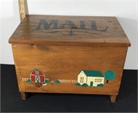 SMALL PAINTED WOODEN BOX