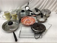 Assorted Kitchen Items