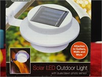 Gutter/Outdoor LED Solar Light - NIB