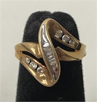 10k Gold And Diamond Ring - Size 4 1/2