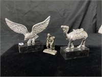 Metal eagle & metal camel figurine with solider
