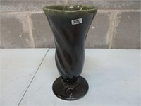 Hull 9" Vase