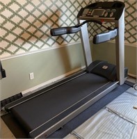 Landice L8 Executive Trainer Treadmill
