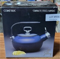 GIFT GALLERY   2 1/2  QT.  WHISTLING TEA KETTLE