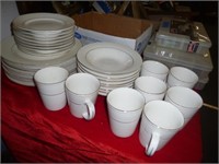 Today at Home Gold Rim Porcelain Dinner Ware Set